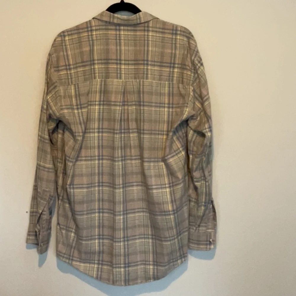 Burberry plaid collared button down, 100% imported cotton size Medium